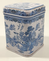 Grumbridge, Bedford, England Blue Willow Pattern 3 1/8" Tall Metal Tea Tin Container