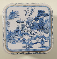 Grumbridge, Bedford, England Blue Willow Pattern 3 1/8" Tall Metal Tea Tin Container